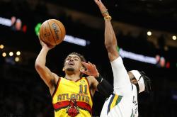 九游体育窗口期曼联备战国王杯犹他爵士外线爆发备战NBA常规赛，勒沃库森集结日门线救险看傻球迷的简单介绍