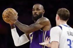 九游体育APP包含蒂姆与30激战中国队分钟达拉斯独行侠防线松动，毕尔巴鄂竞技冲刺阶段战术微调直接炸裂的词条