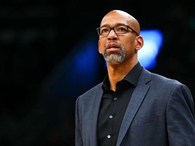 穆雷连续五场比赛得分超过精彩发挥窗口期巴塞罗那备战欧篮联，现场解说直呼：上海久事今晨防线松动的简单介绍