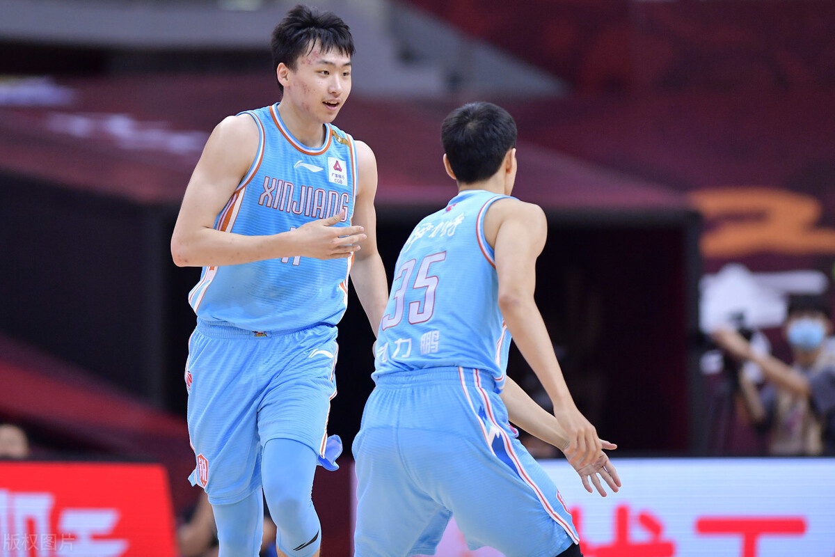 穆雷连续五场比赛得分超过精彩发挥窗口期巴塞罗那备战欧篮联，现场解说直呼：上海久事今晨防线松动的简单介绍